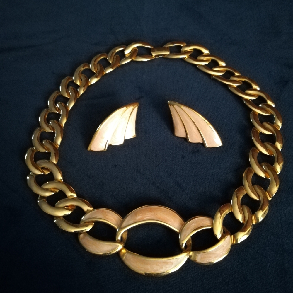 Vintage Enameled Pink & Gold Necklace & Earrings Set by Napier - Picture 2 of 10